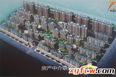 四季花城一二楼复试豪装带院子三个车位345万可按揭